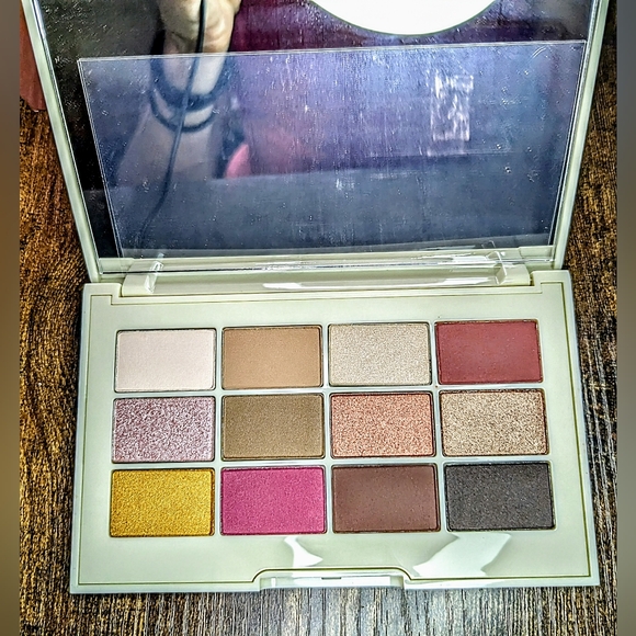 5/75$ JOUER COSMETICS Rose Gold Shimmer Palette - Picture 5 of 16